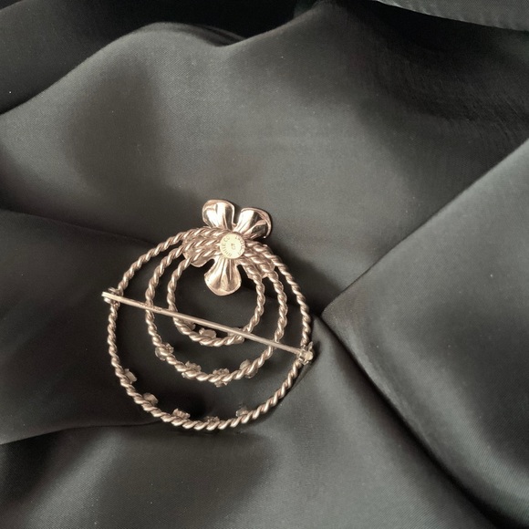 Vintage White Company Brooch Pin - 12 KT Gold-Plated with rhinestones - Picture 5 of 5